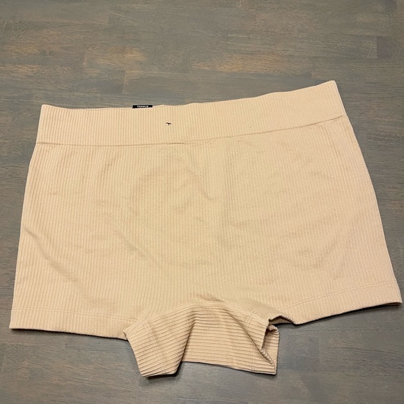 NEW! • TORRID • Nude Shortie Shorts | Size: 2 - Picture 4 of 4